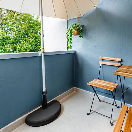 Smart - - Perfect For 5 Guests! - Balcony - Netflix - Free Parking Zone