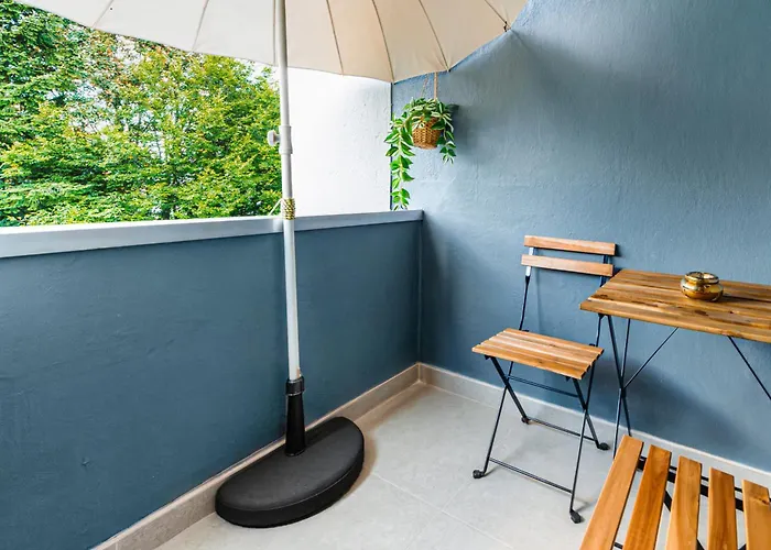 Smart - - Perfect For 5 Guests! - Balcony - Netflix - Free Parking Zone