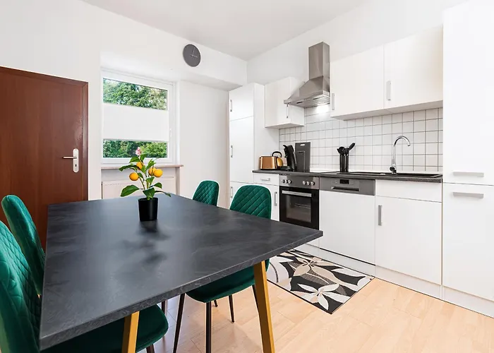 Smart - - Perfect For 5 Guests! - Balcony - Netflix - Free Parking Zone Apartamento